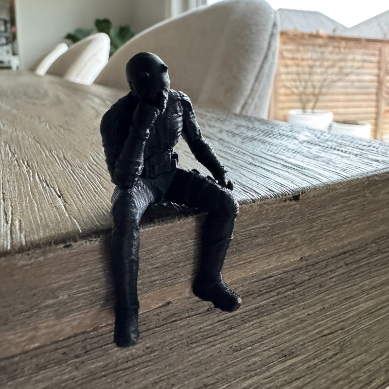 Black Tactical Masked Figurine - Desk Setup Tech 리뷰 및 가격